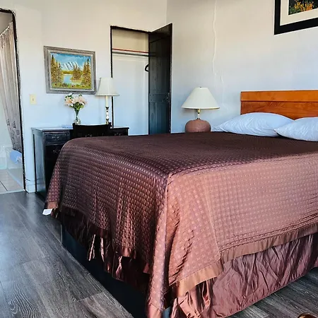 Motel Cottonwood Court 2*