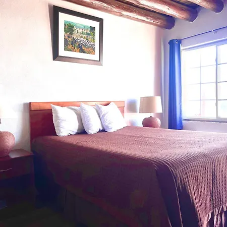 Cottonwood Court Santa Fe