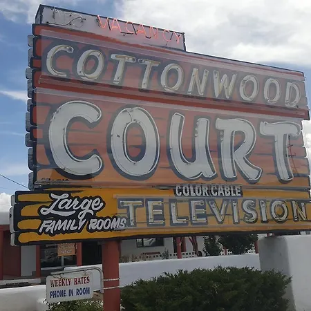 Cottonwood Court 2*