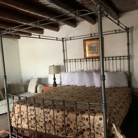 Cottonwood Court 2*
