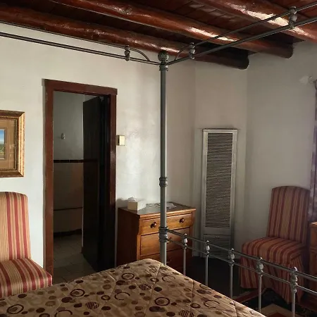 Cottonwood Court Motel
