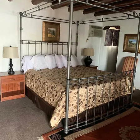 Motel Cottonwood Court 2*