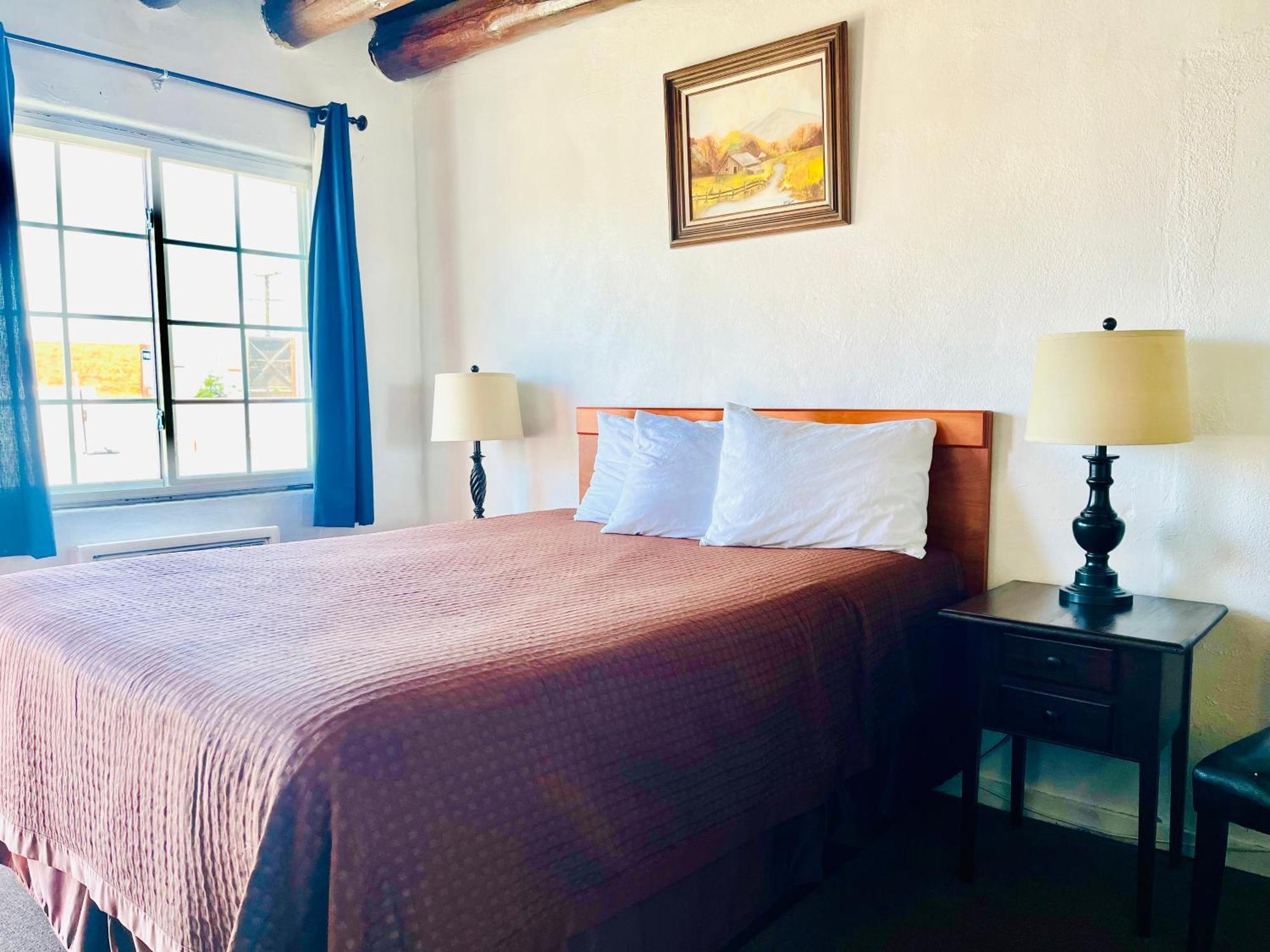 Cottonwood Court Motel 2*
