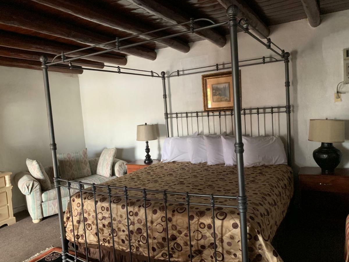 Cottonwood Court 2*