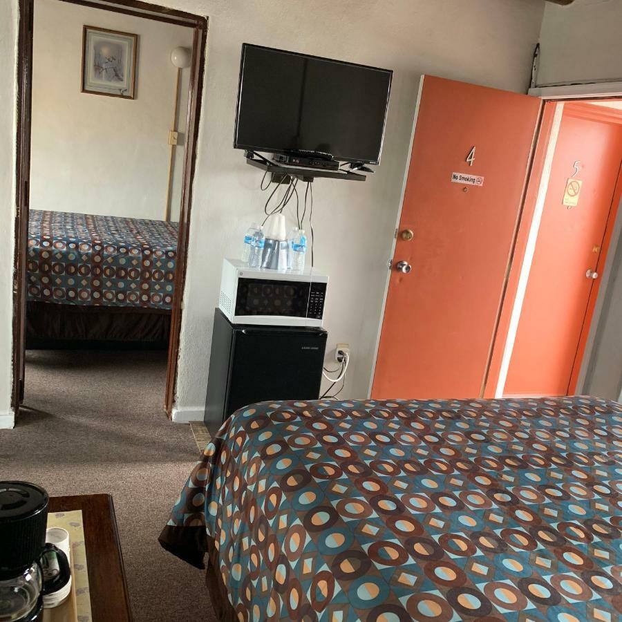 Cottonwood Court Santa Fe