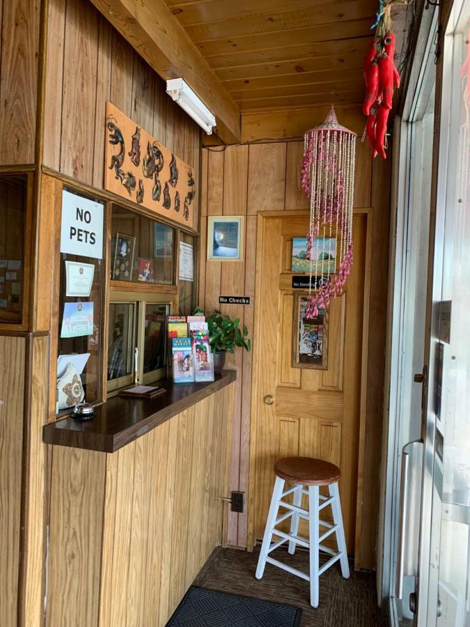 Cottonwood Court Motel 2*