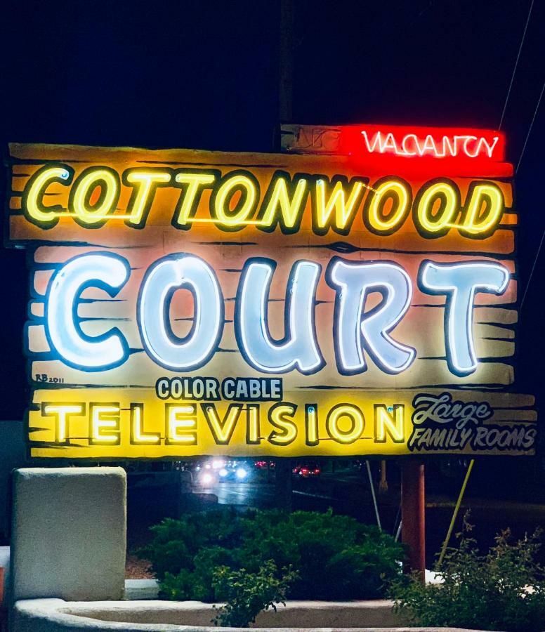 Cottonwood Court
