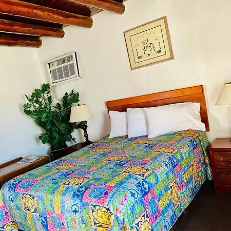 Motel Cottonwood Court 2*