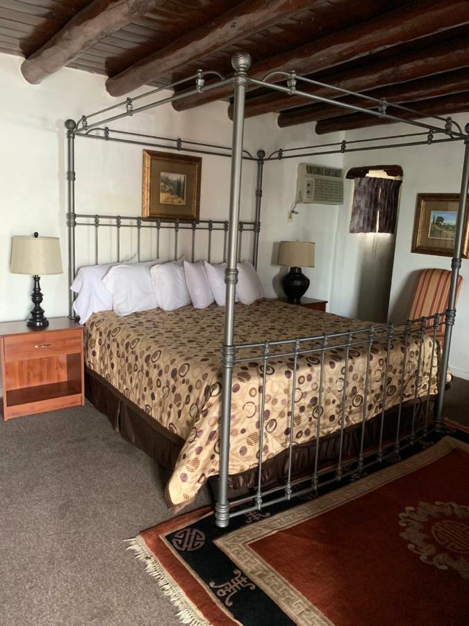 Motel Cottonwood Court 2*